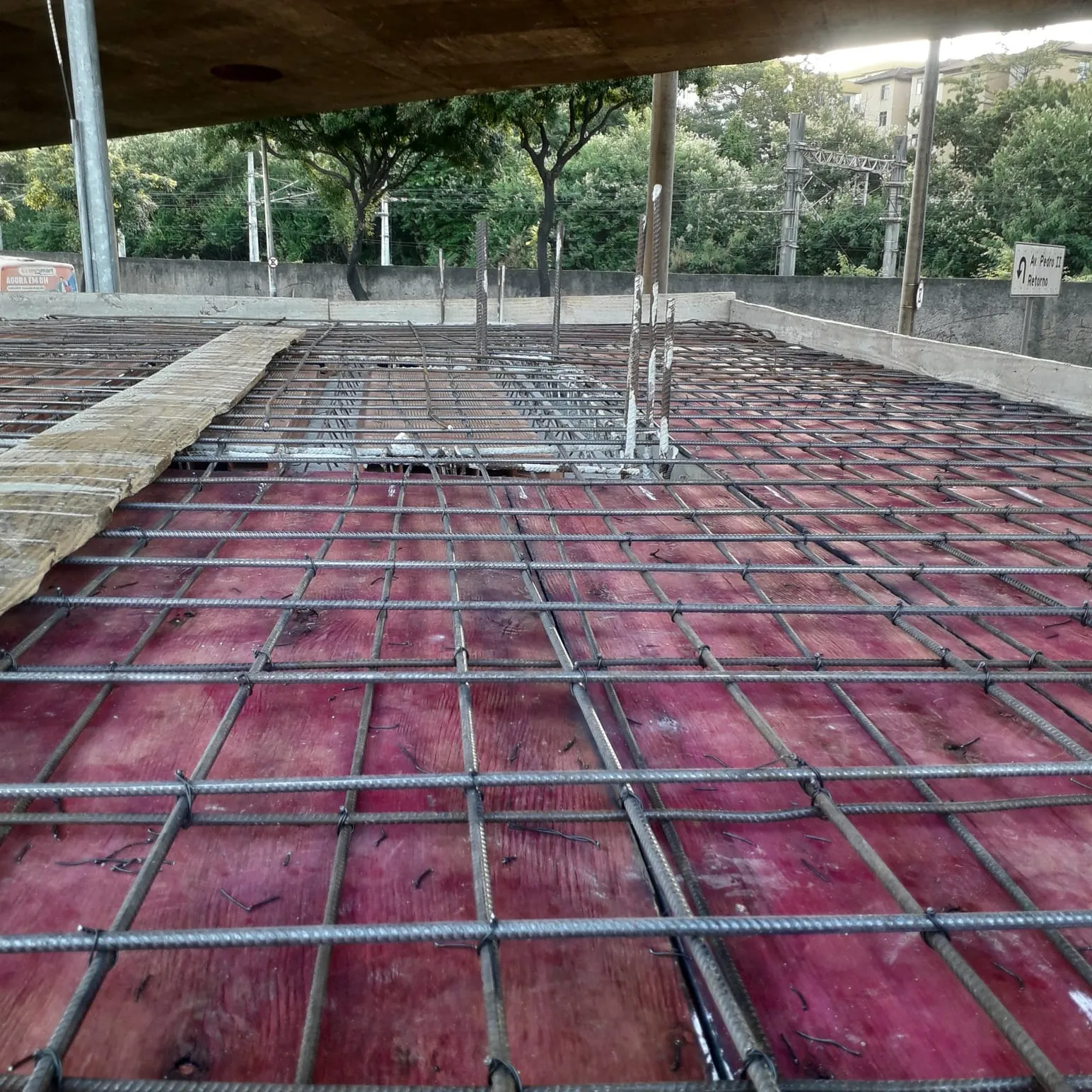 Execução de laje em obra residencial