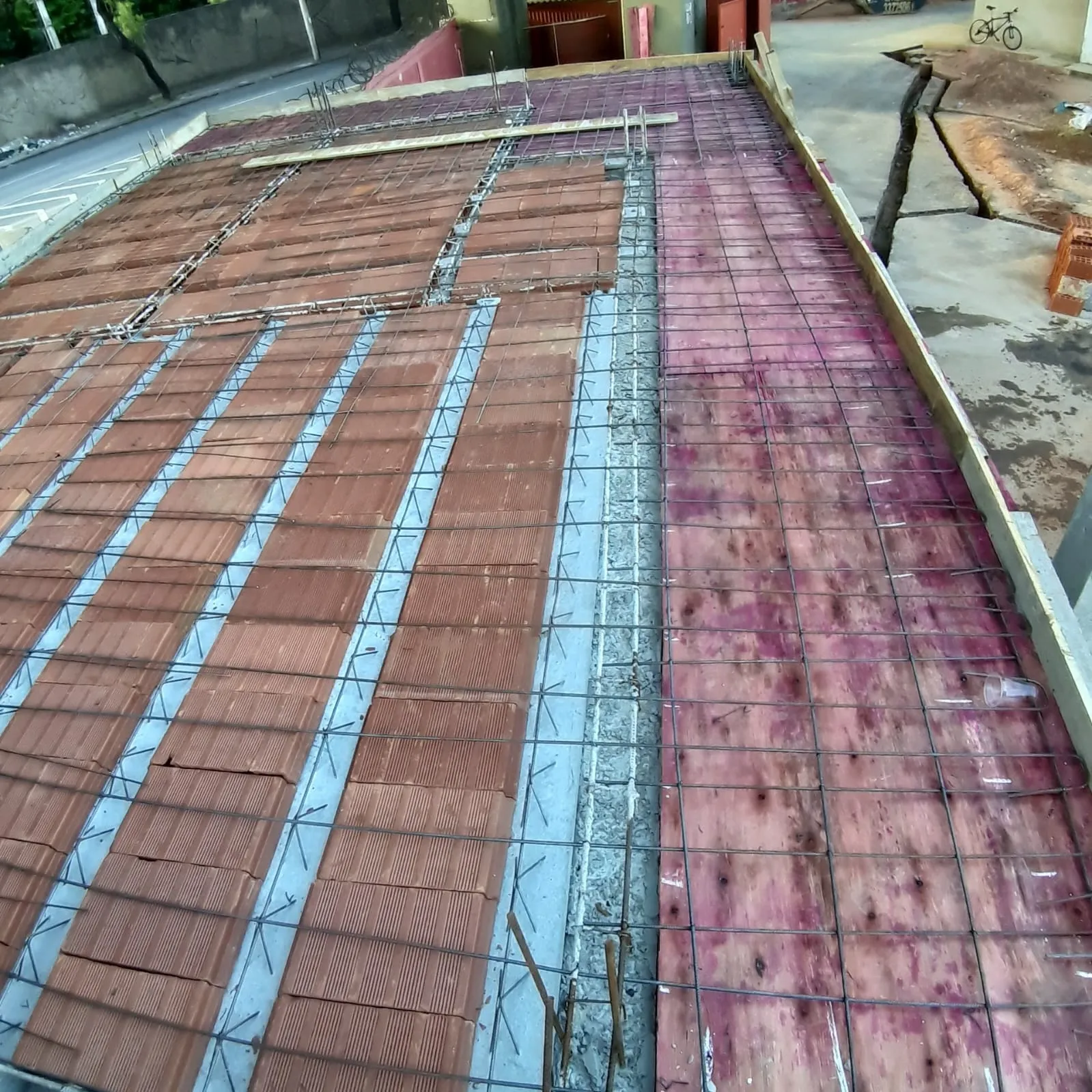 Construção de laje de concreto armado