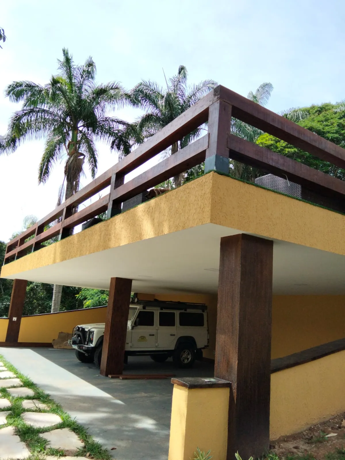 Área externa de residência em sítio