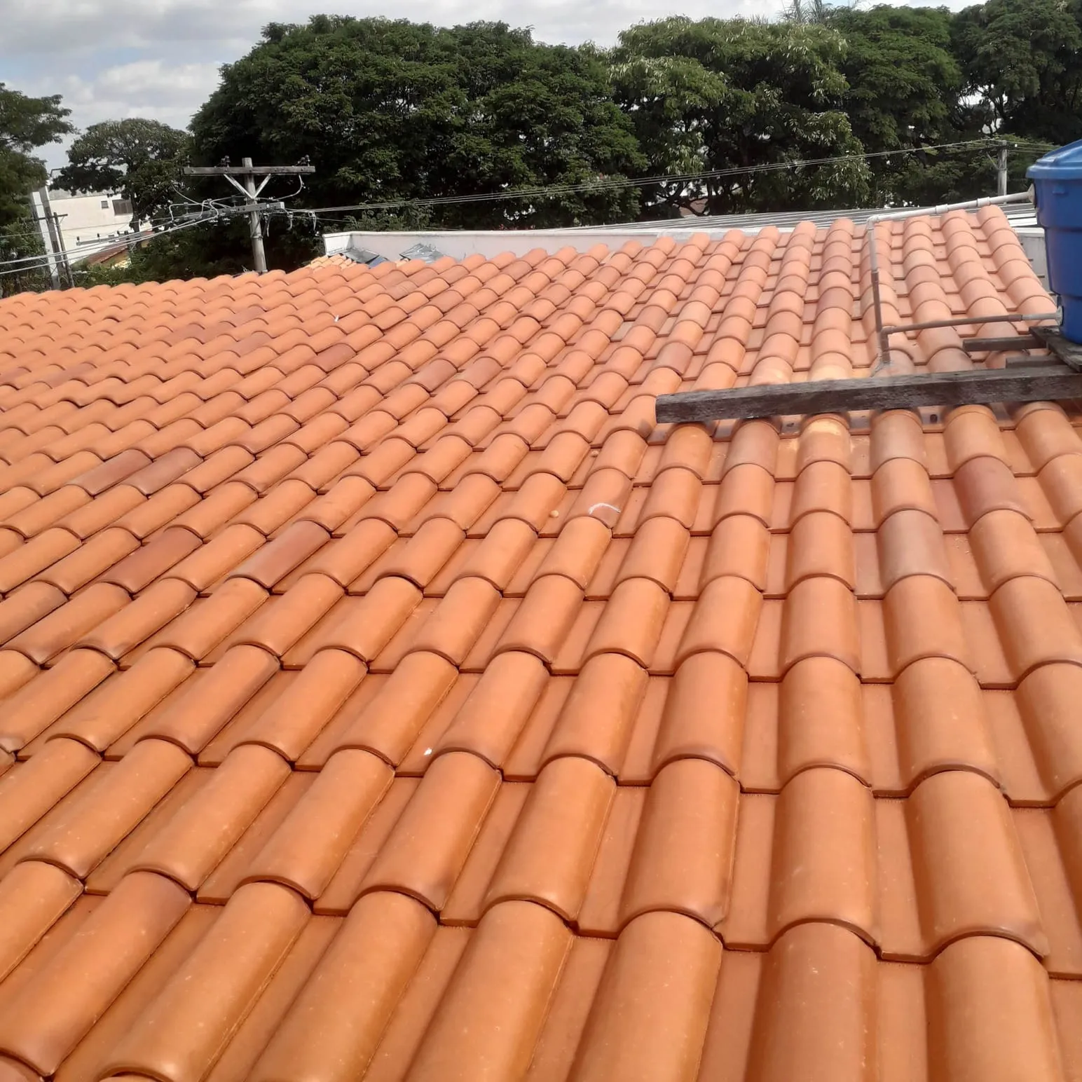 Cobertura residencial em telha cerâmica